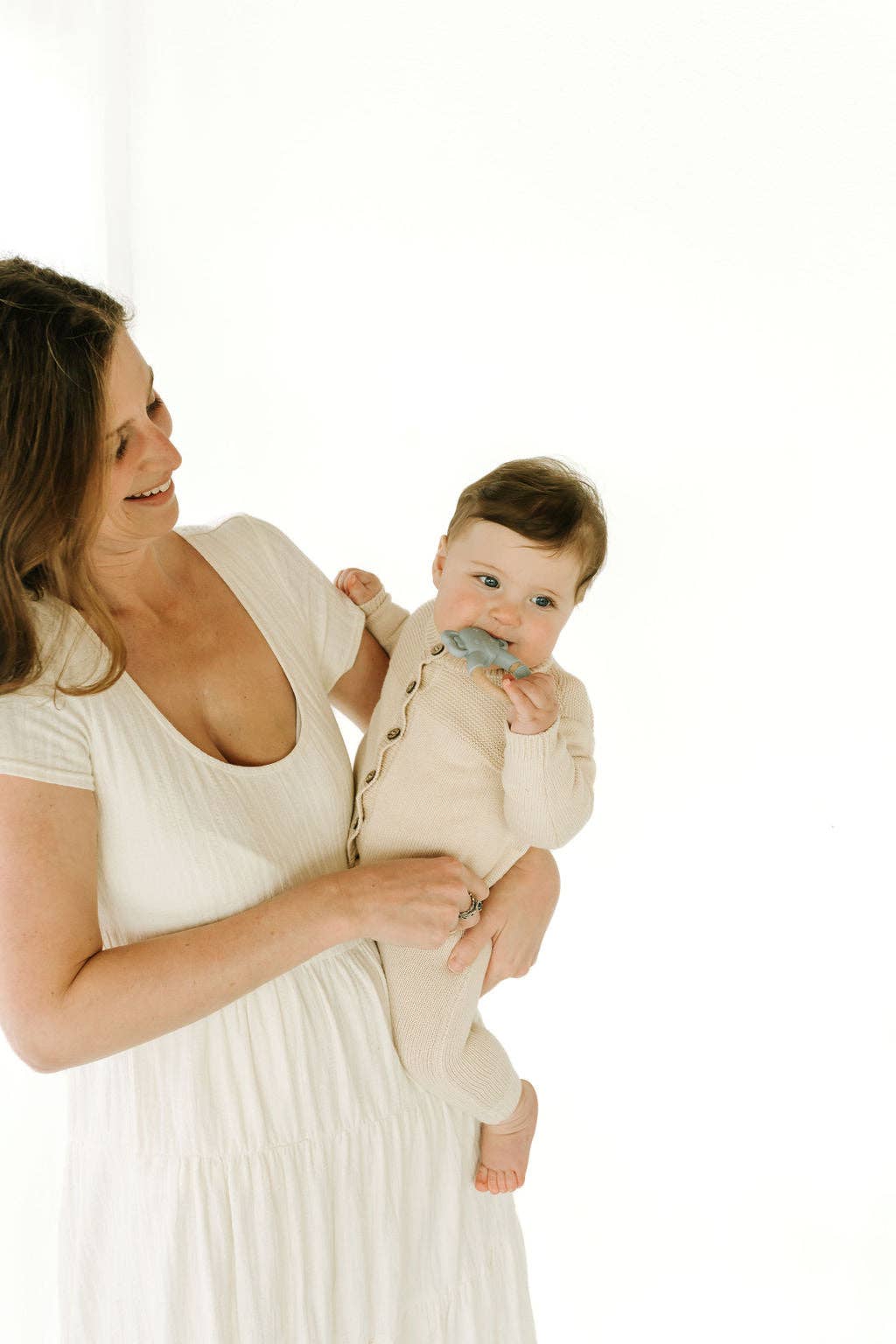 Car Silicone & Beechwood Teether Toy: Petal Pink