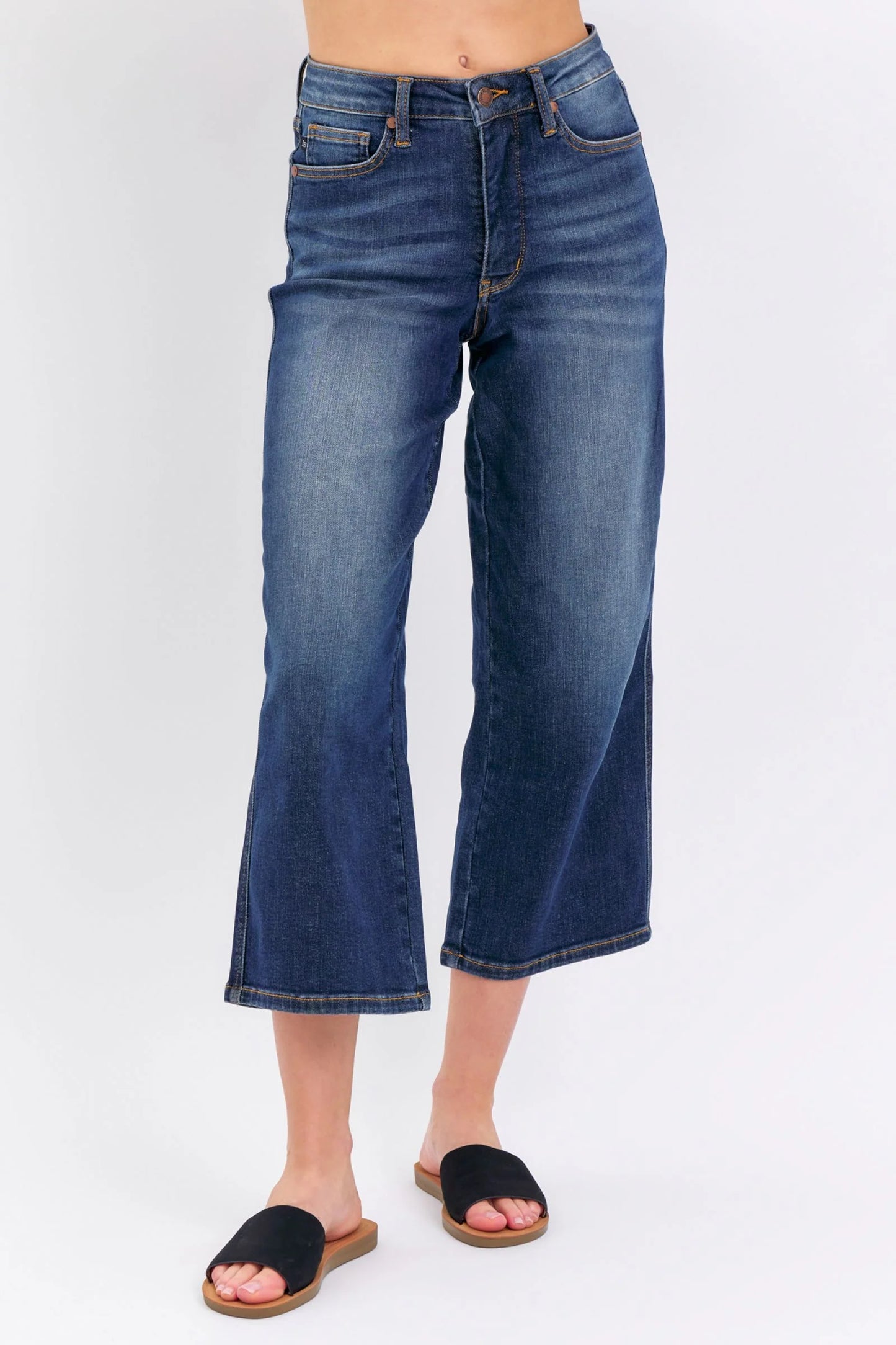 Judy Blue Flared Capris