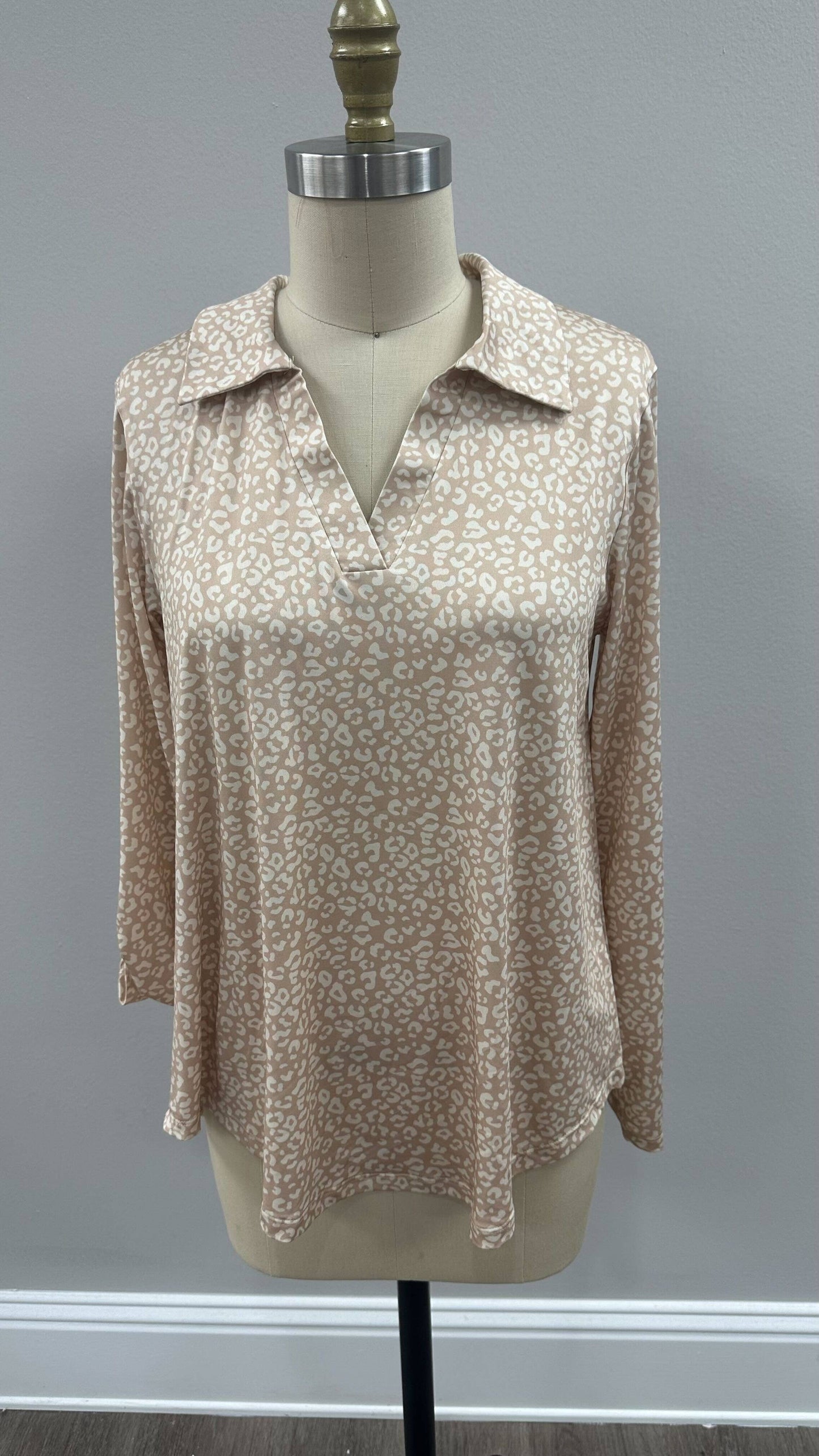 Gemma V-Neck Top, Tan Leopard: Leopard