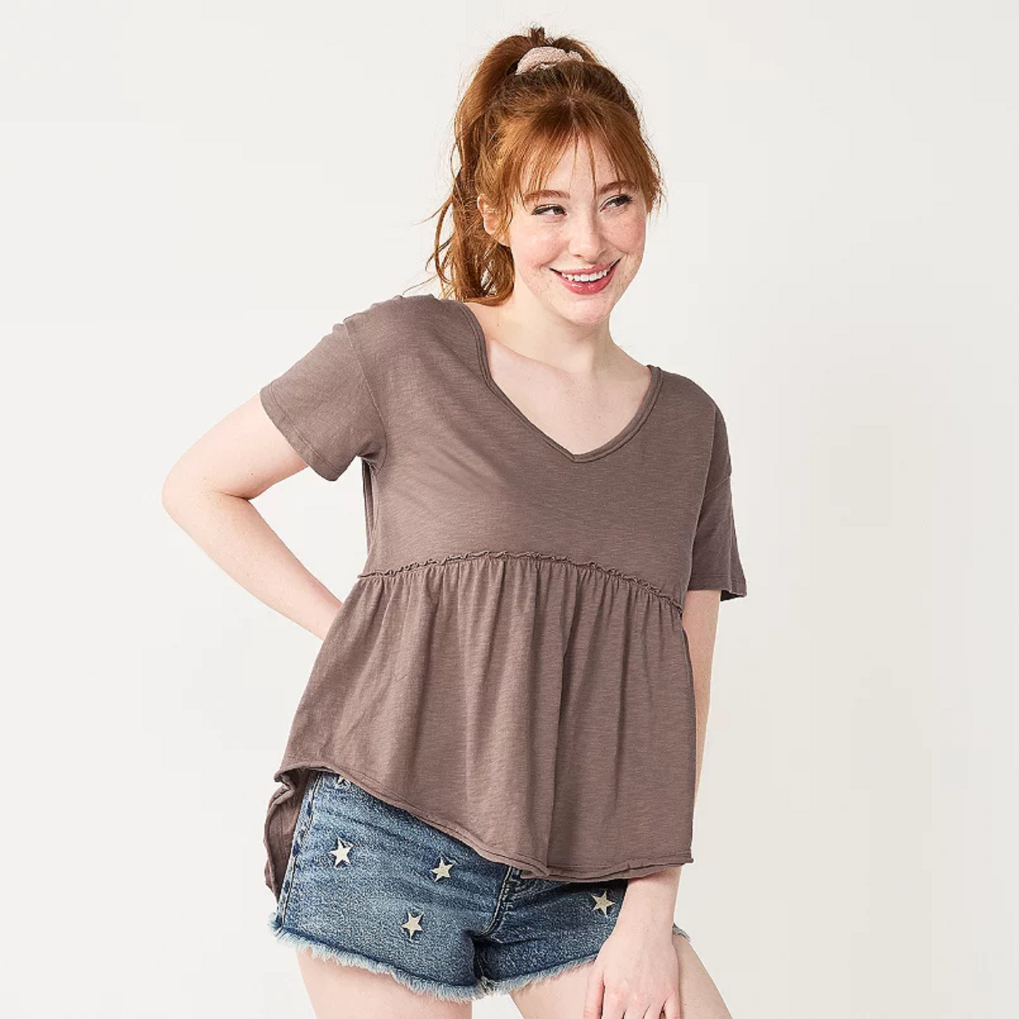 Juniors' SO® Short Sleeve Tiered Peplum Top Heritage Brown