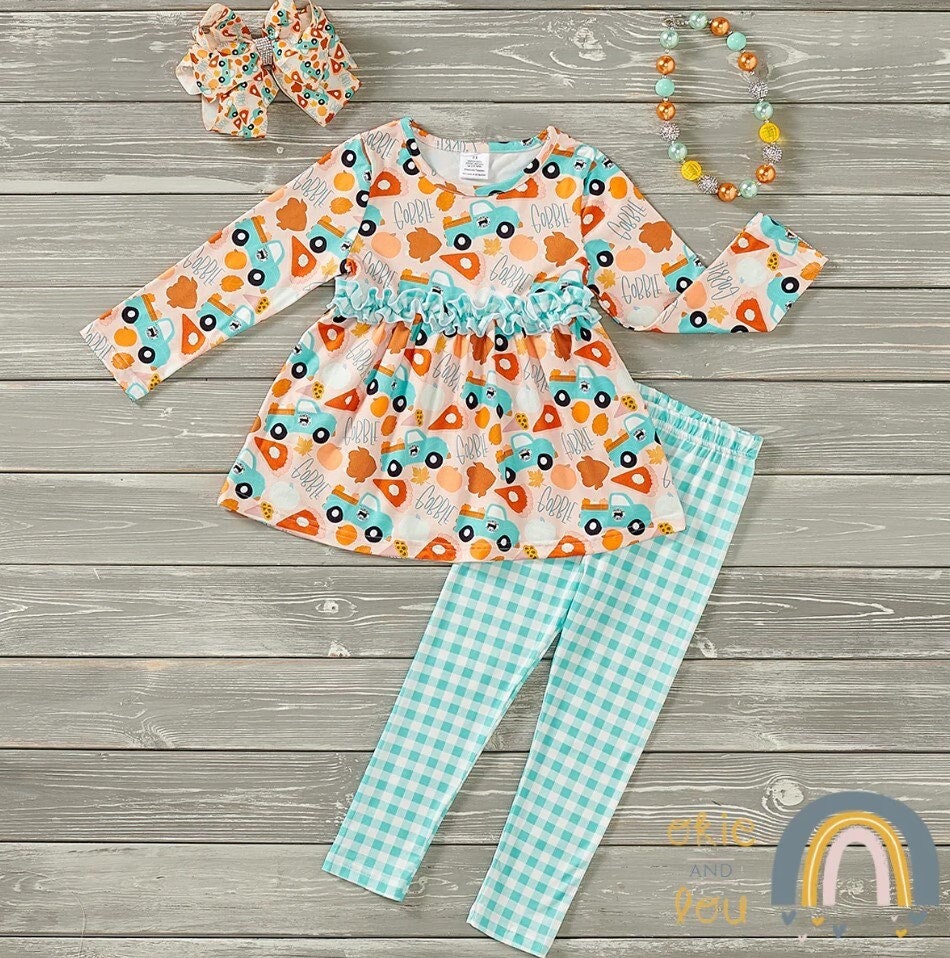 Okie & Lou Pumpkins In Mint Two-Piece Long Sleeve Pant Set