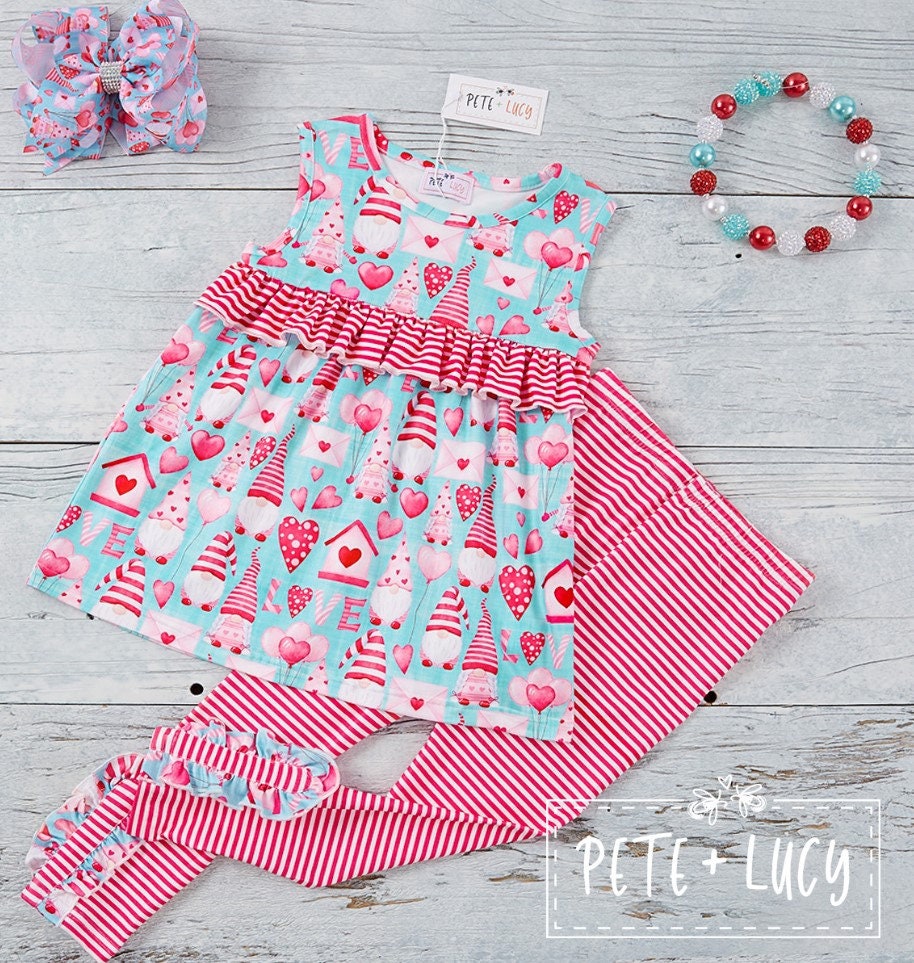 Pete + Lucy Loving Gnomes Short Sleeve Two-Piece Pants Set